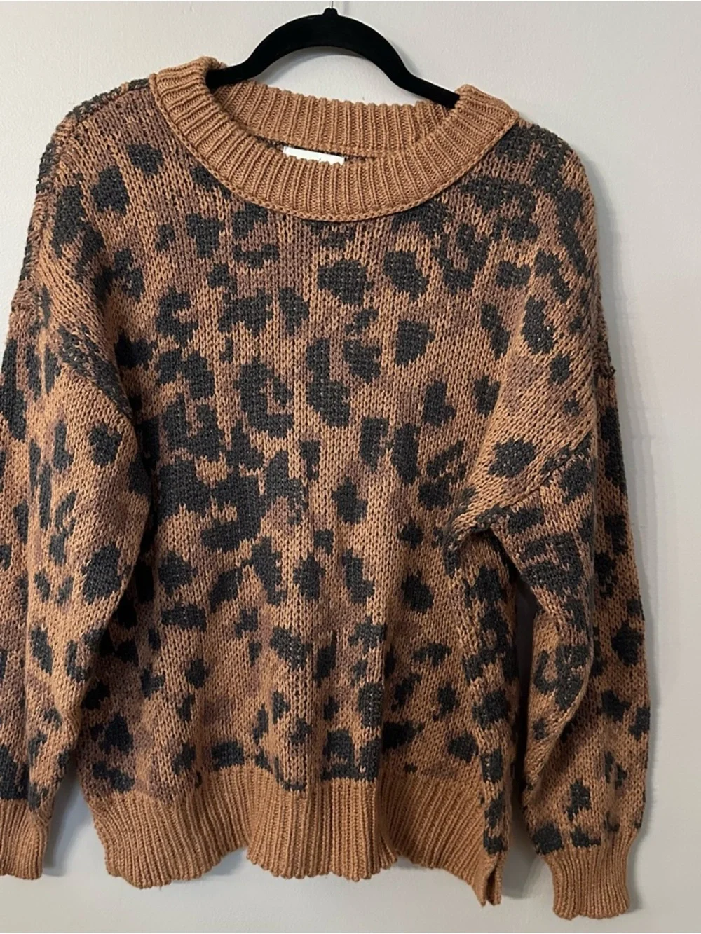 Aerie Women's Long Sleeve Knit Tan & Black Cheetah Crewneck Sweater Sz S GUC